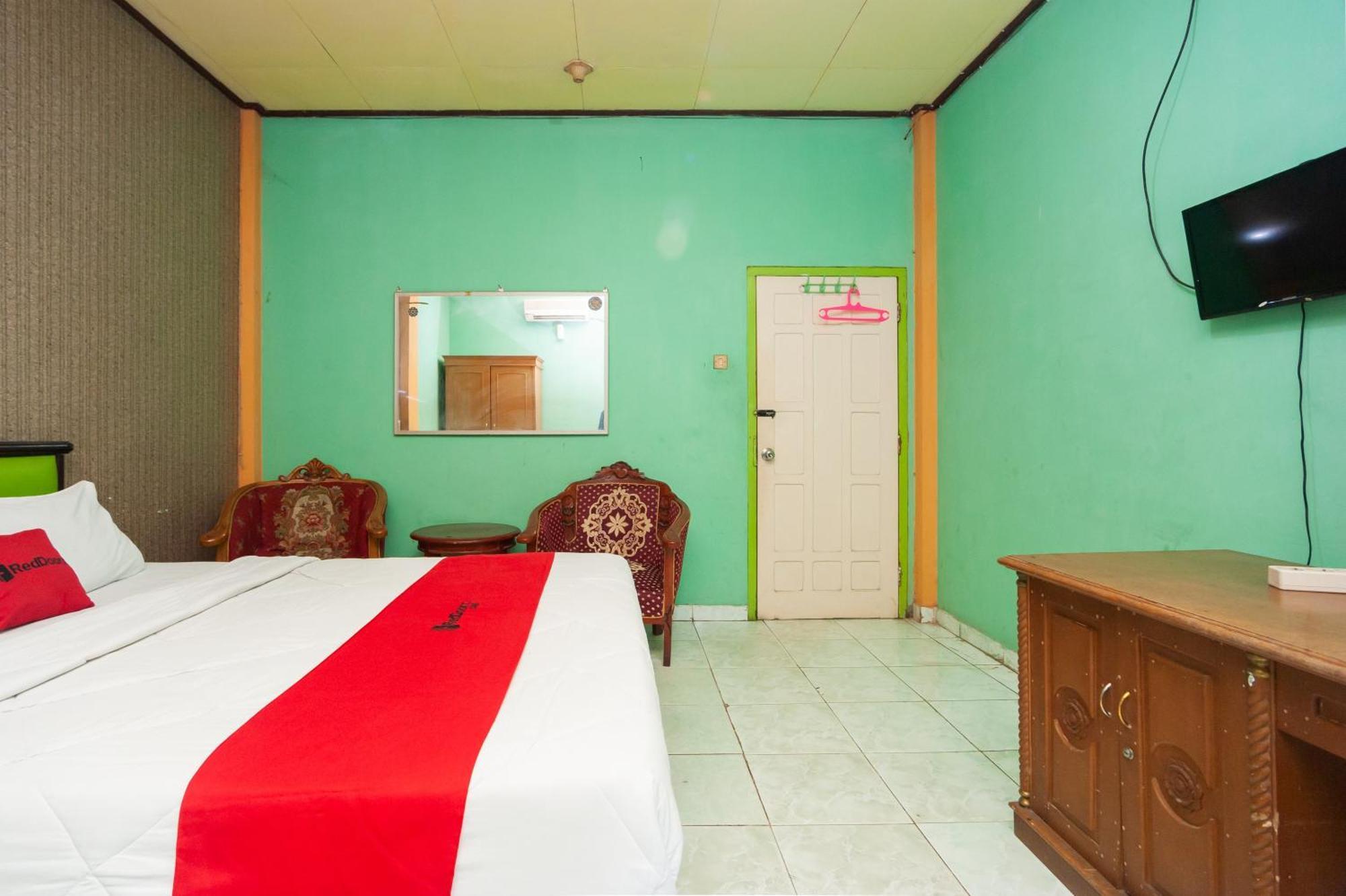 Reddoorz Syariah At Hotel Matahari 2 Джамби Экстерьер фото